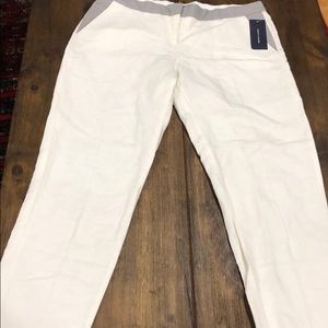 Women’s pant size 10 color Snow White